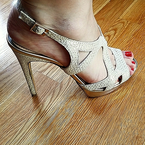 Vince Camuto Metal Dust Strappy Sandal Heels - Picture 1 of 8